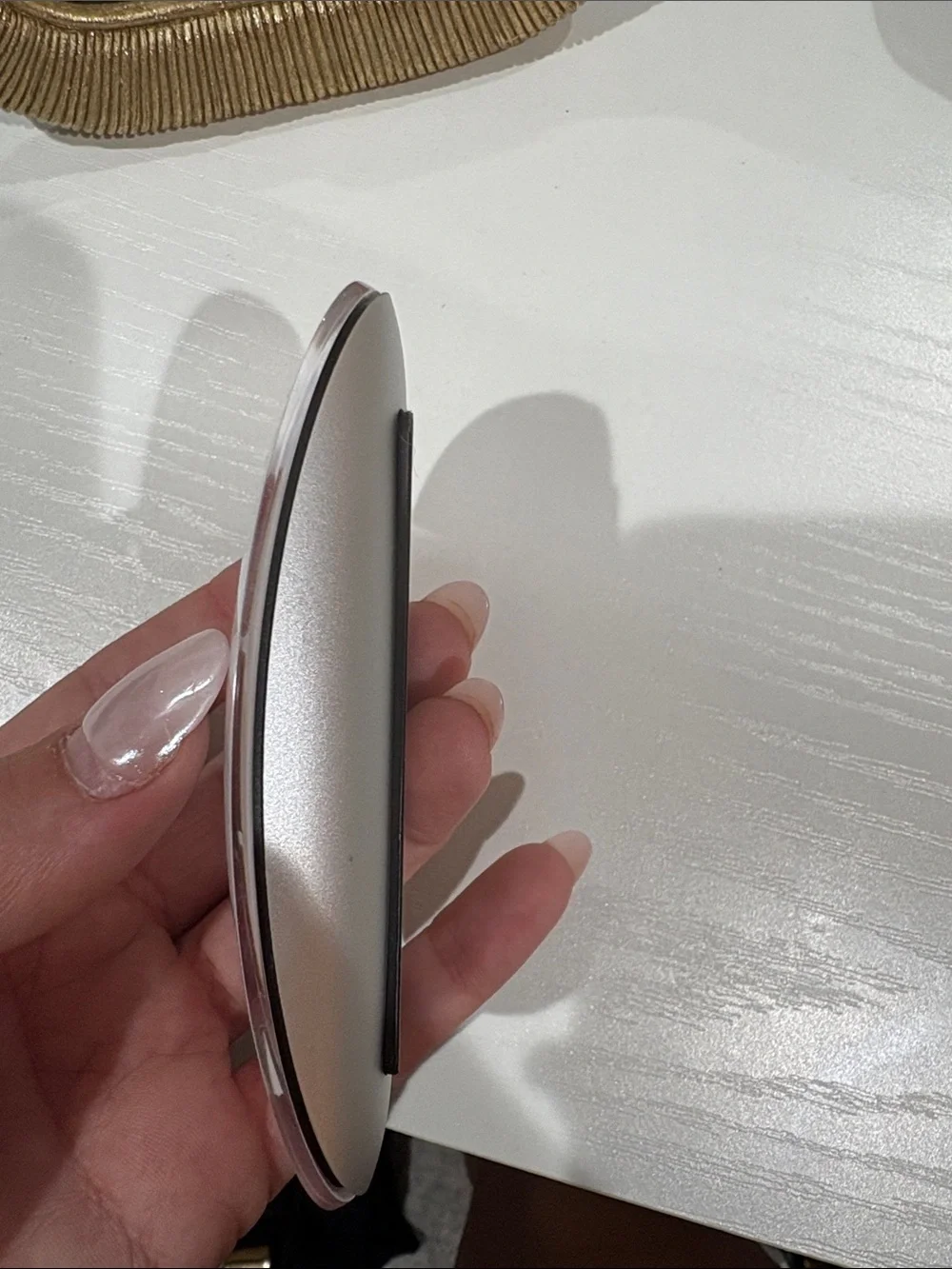 Apple White Magic Mouse - Bluetooth Multi-Touch Mouse